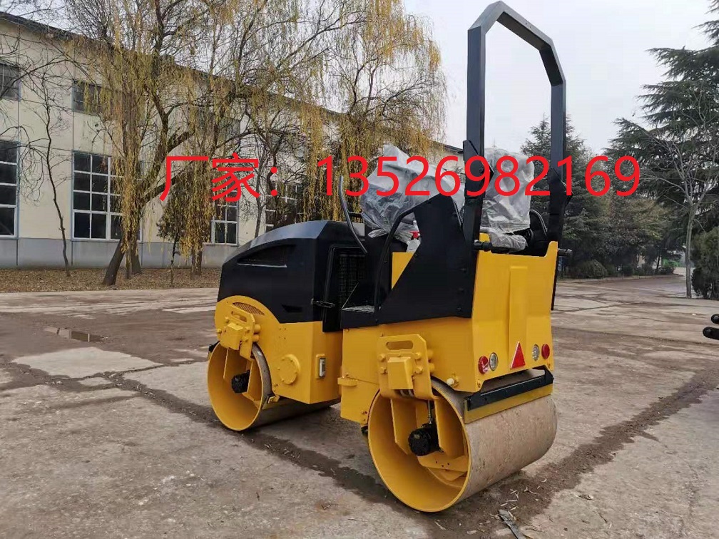 2吨全液压双钢轮振动压路机 - 副本 2吨全液压双钢轮振动压路机 - 副本