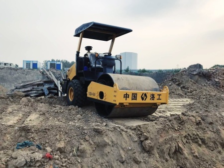 yzd_4.0单钢轮振动压路机