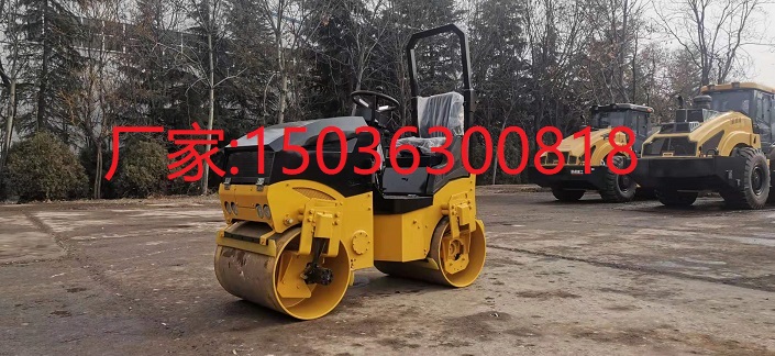 路通双钢轮振动压路机 - 副本 路通双钢轮振动压路机 - 副本